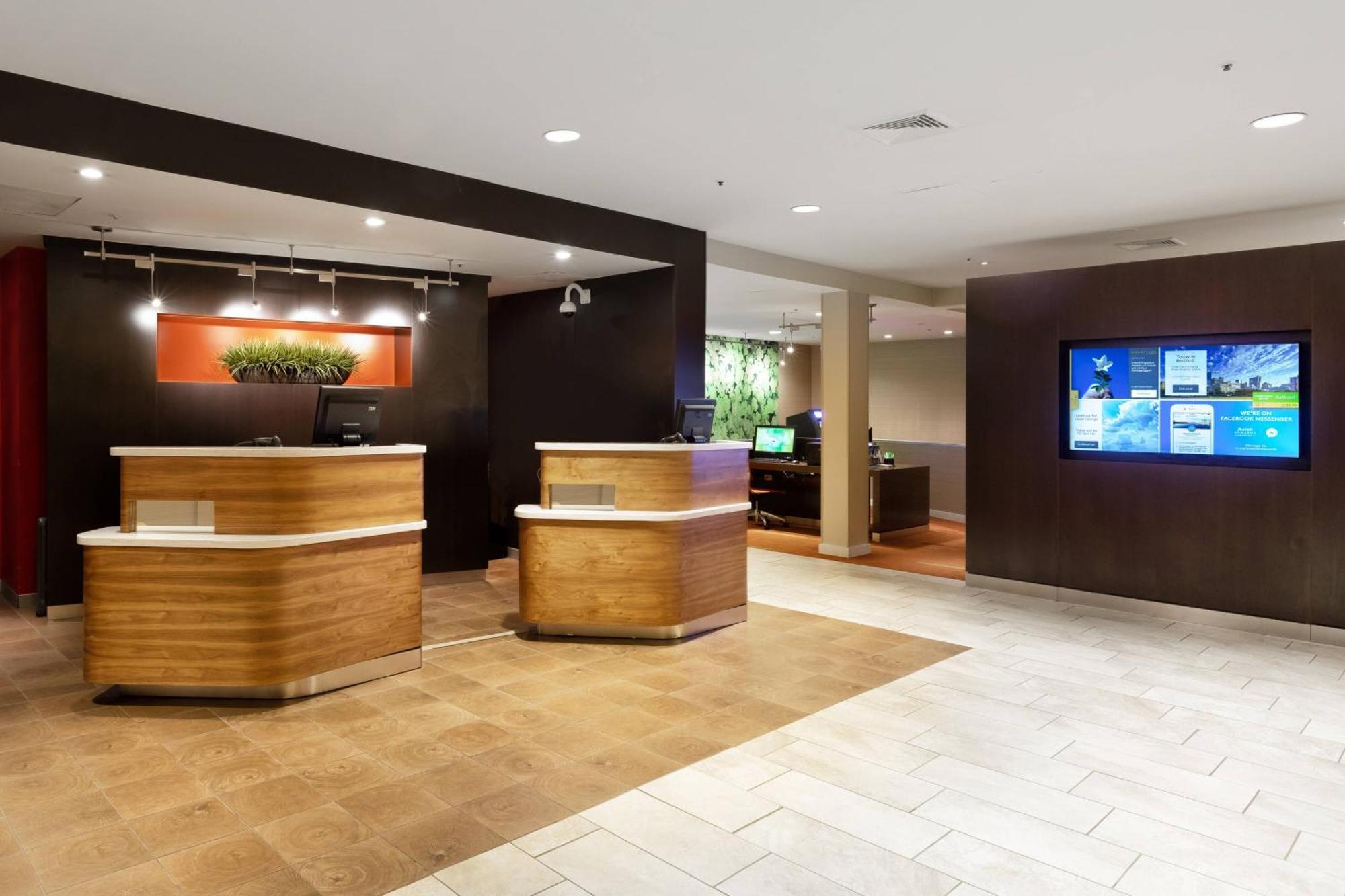 Courtyard By Marriott Dallas-fort Worth/bedford