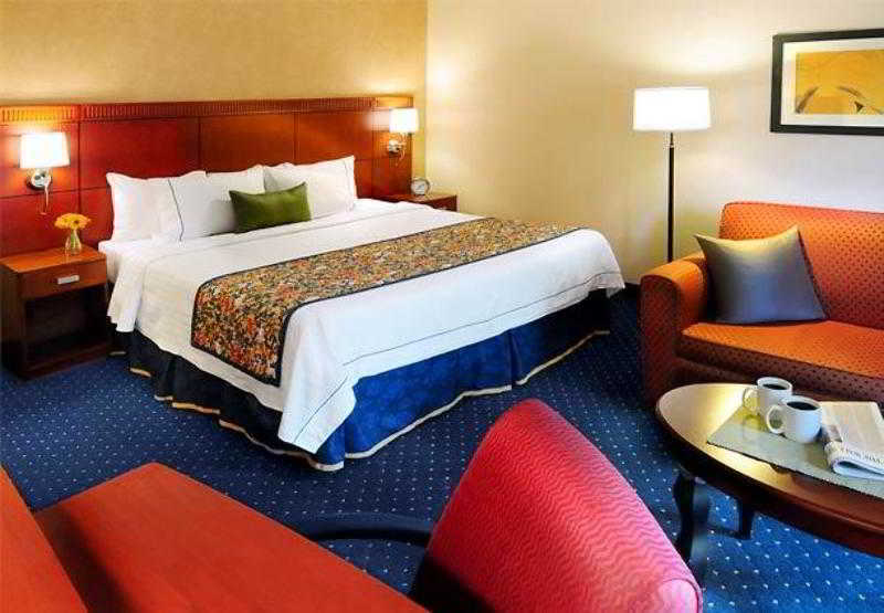 Courtyard By Marriott Dallas-fort Worth/bedford Hotel 3*